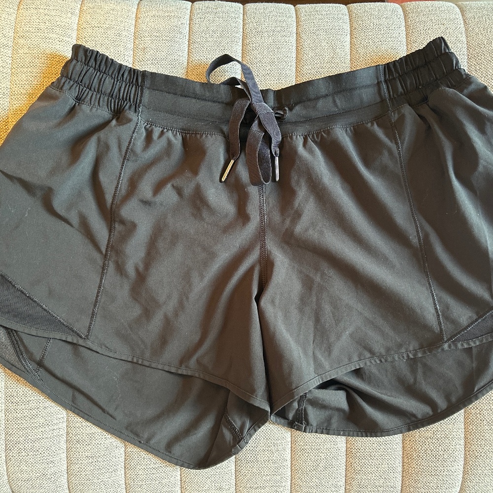 Lululemon tie shorts 8”